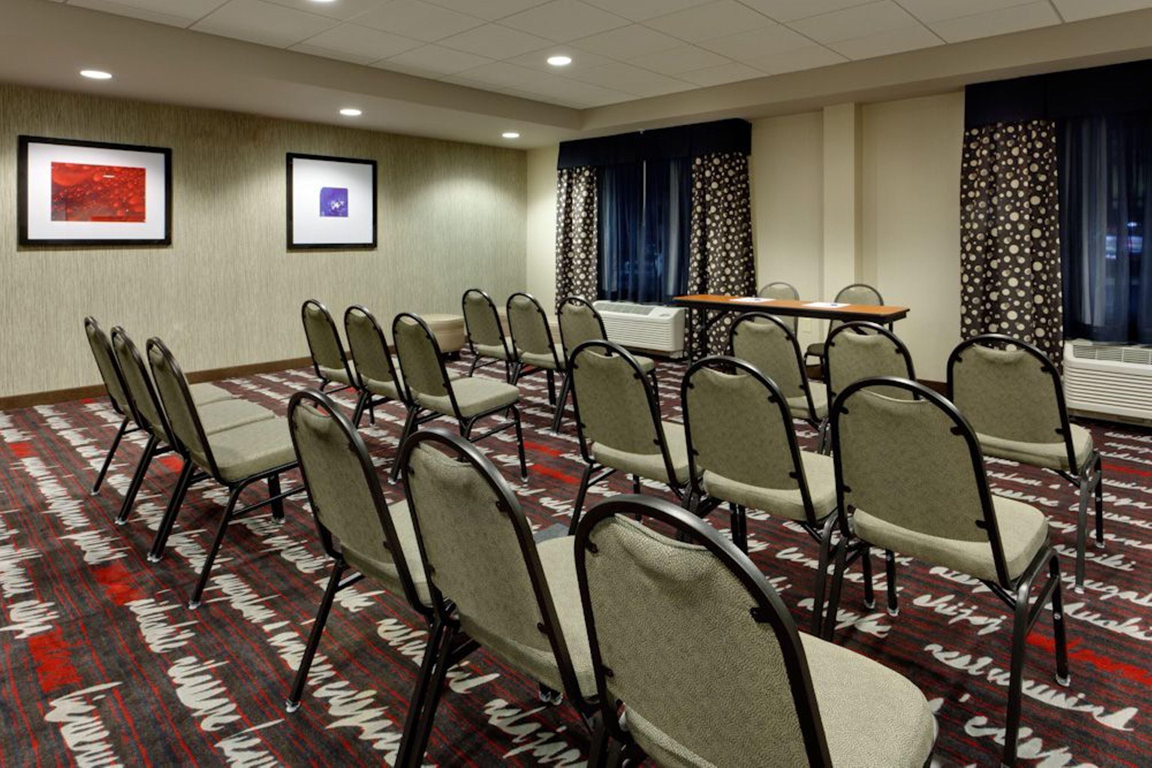 Holiday Inn Express & Suites Northeast By Ihg Йорк Екстериор снимка