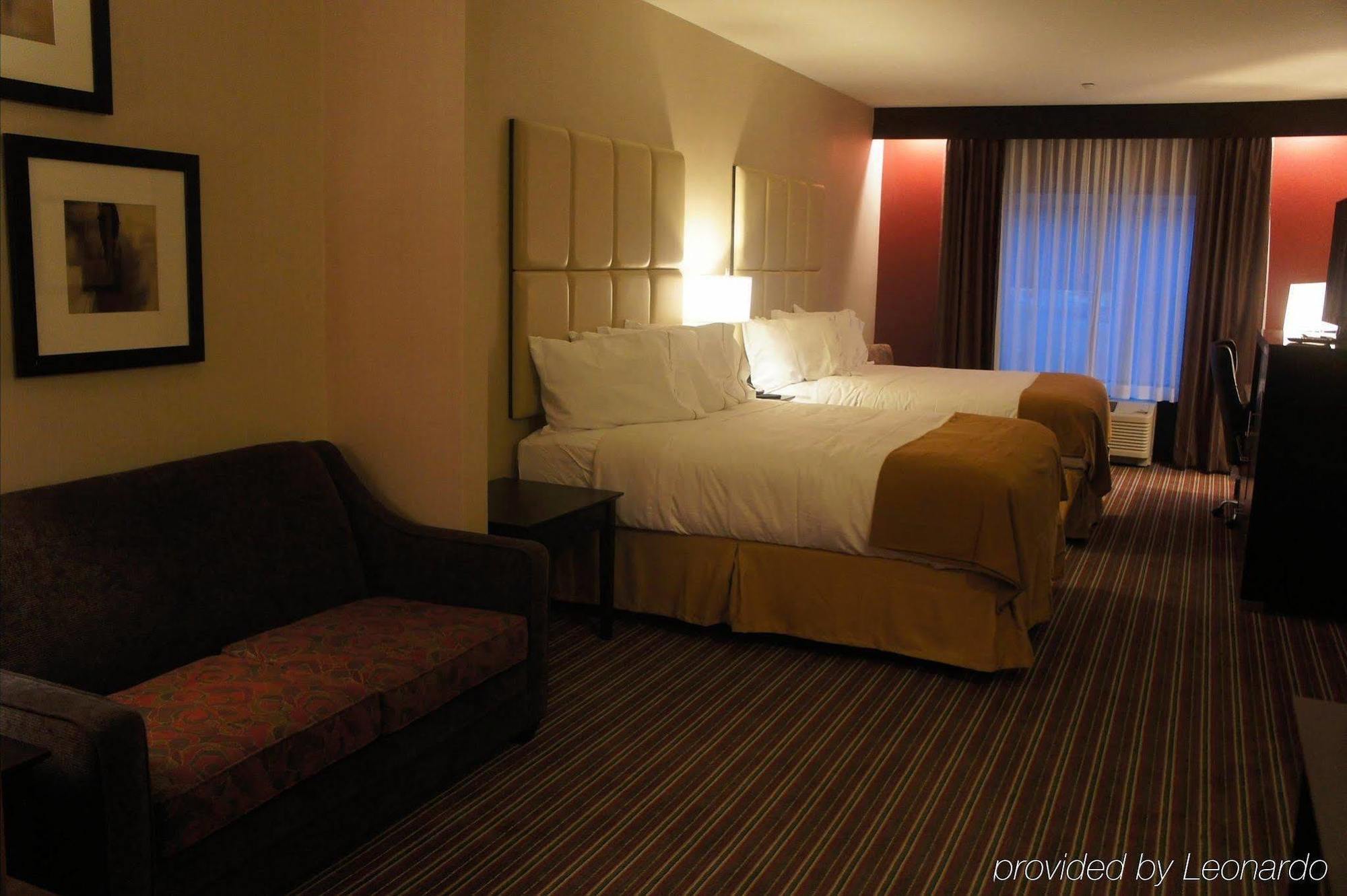 Holiday Inn Express & Suites Northeast By Ihg Йорк Екстериор снимка